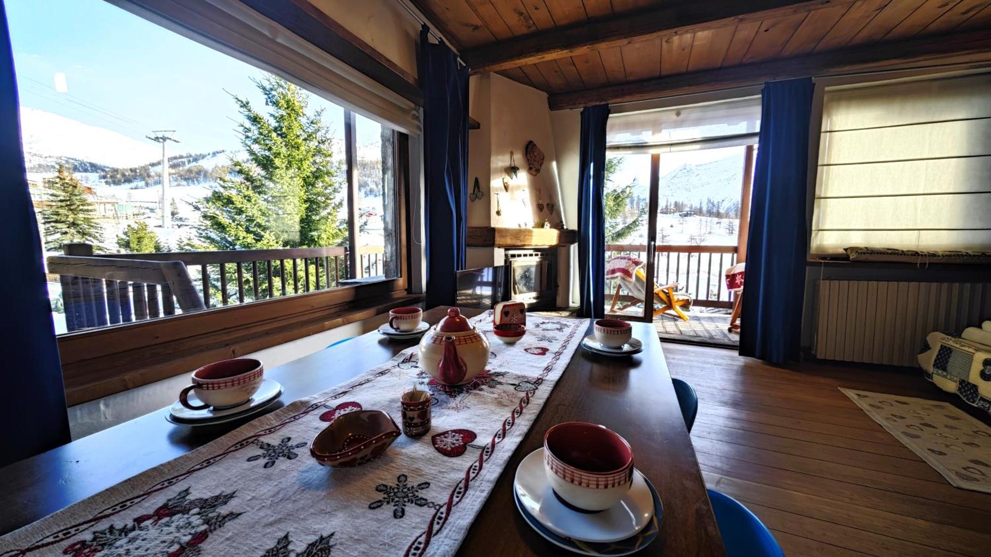 فيلا Hostdomus - Imperial Chalet سيستريير المظهر الخارجي الصورة